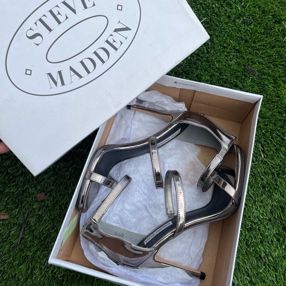 Steve Madden Silver Metallic Heels